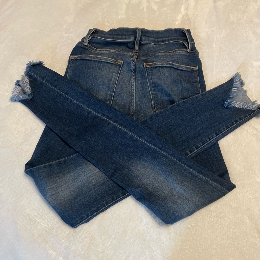 Woman’s frame skinny blue jeans